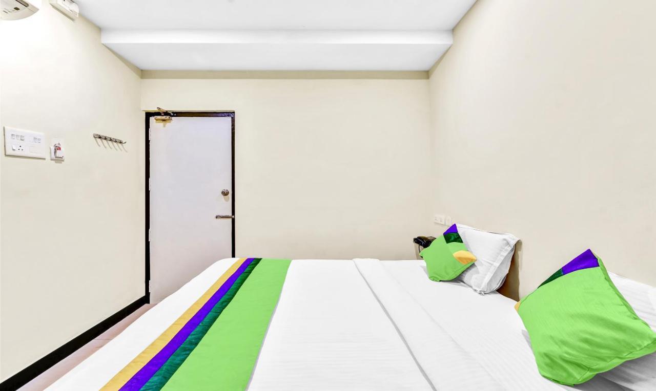 Treebo B Coral, 2 Km From Promenade Beach Hotel Pondicherry Bagian luar foto