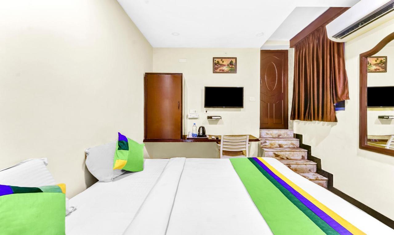 Treebo B Coral, 2 Km From Promenade Beach Hotel Pondicherry Bagian luar foto