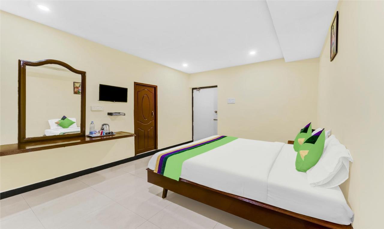 Treebo B Coral, 2 Km From Promenade Beach Hotel Pondicherry Bagian luar foto