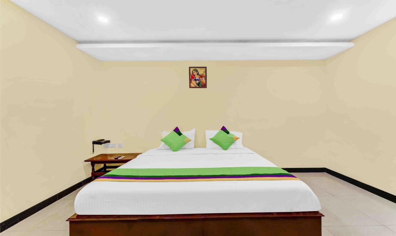 Treebo B Coral, 2 Km From Promenade Beach Hotel Pondicherry Bagian luar foto