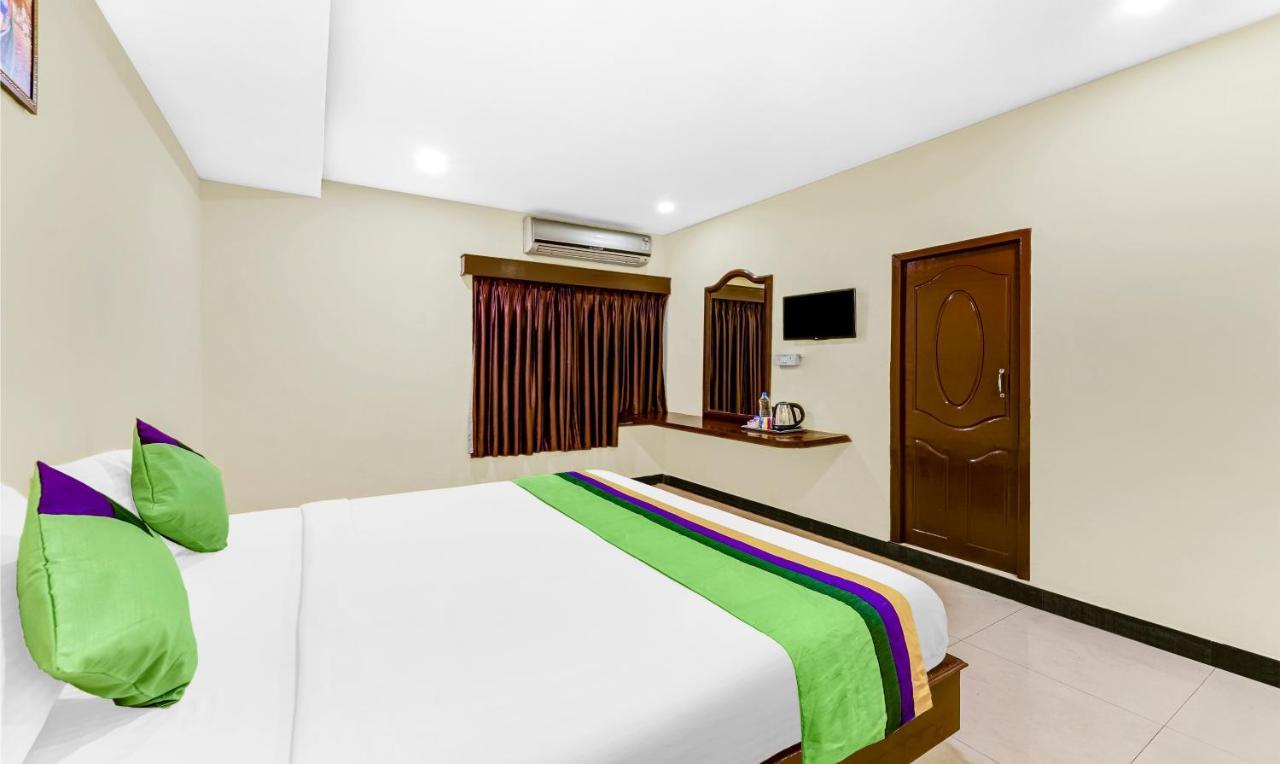 Treebo B Coral, 2 Km From Promenade Beach Hotel Pondicherry Bagian luar foto