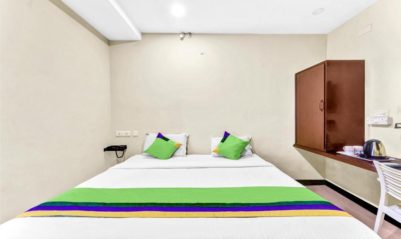 Treebo B Coral, 2 Km From Promenade Beach Hotel Pondicherry Bagian luar foto